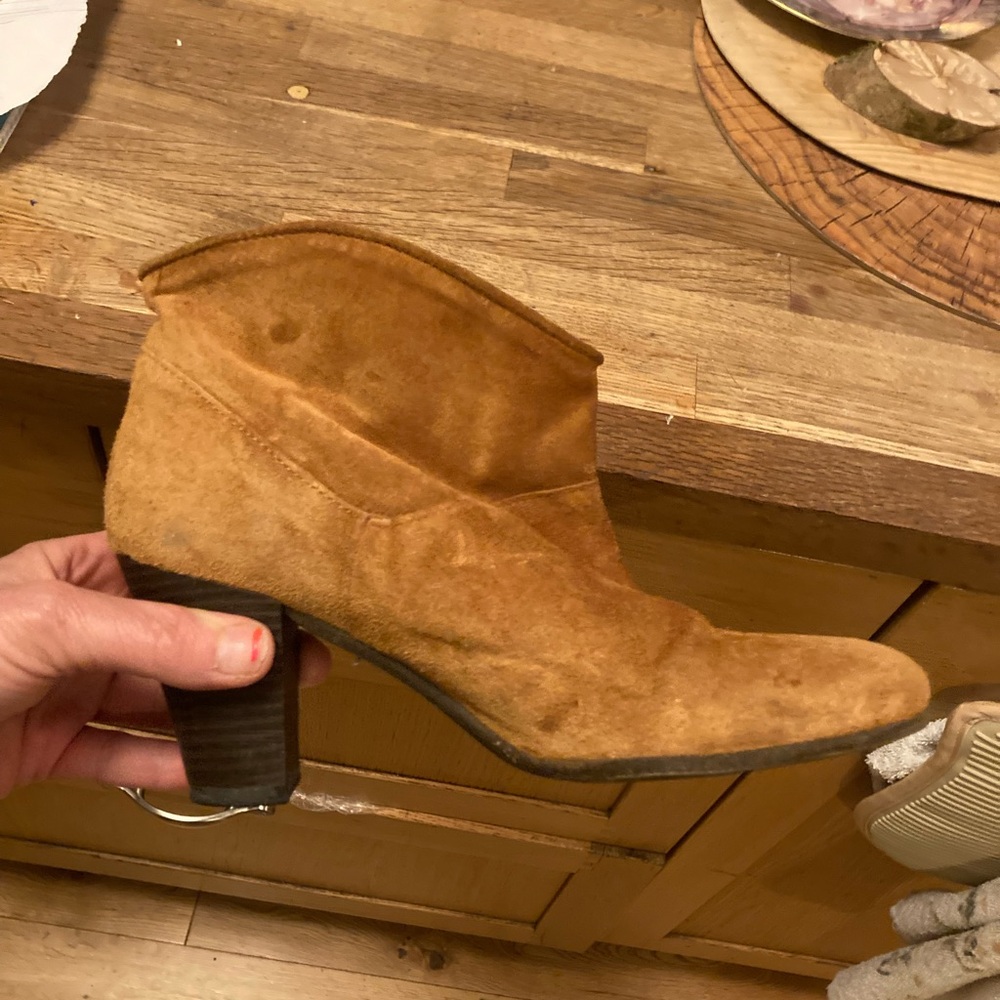 Free People vintage Jeffrey Campbell Tan Suede Ankle Boots 9 made in spain